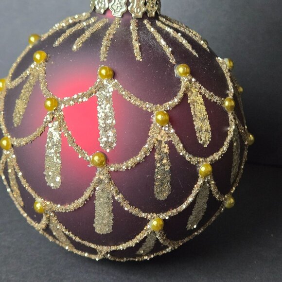 Frontgate Burgundy Glass Christmas Ornament 4" Gold Glitter Beaded Scallop - Picture 2 of 8